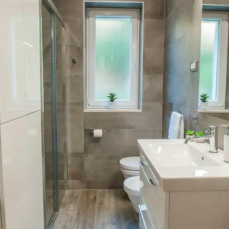 Dora Apartman